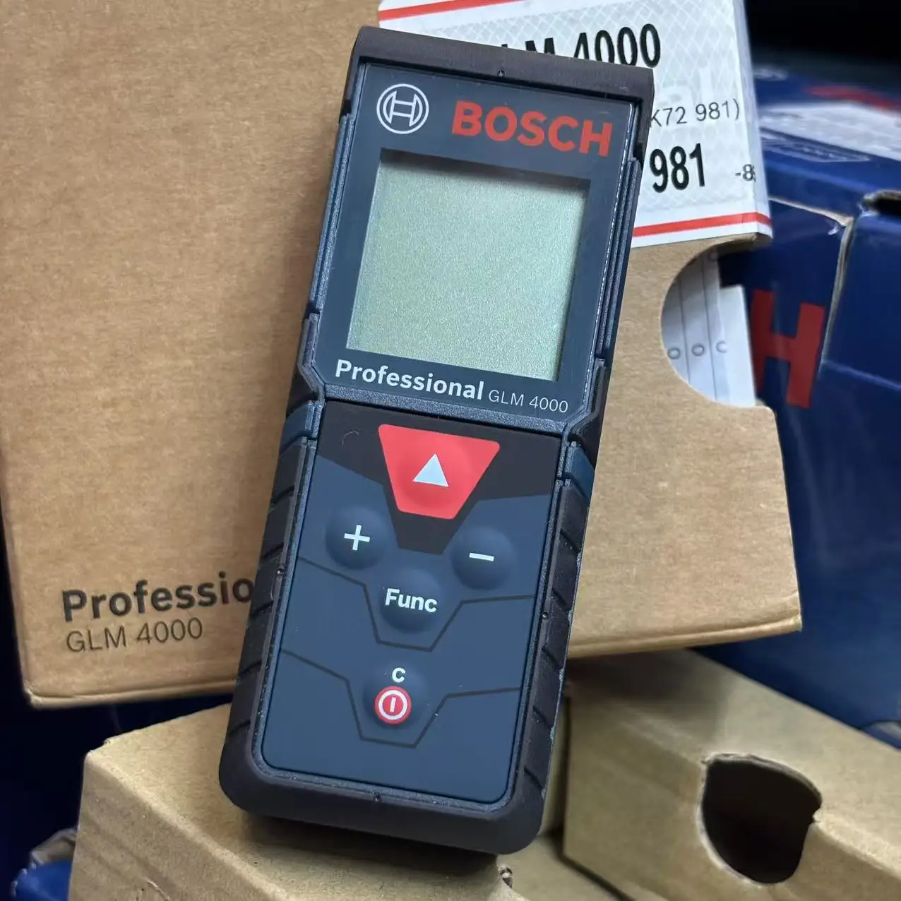 BOSCH GLM 4000 Laser Range Fin - огляд і ціна Test Instruments